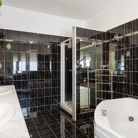 فندق مبيت وإفطار Comfort 4*