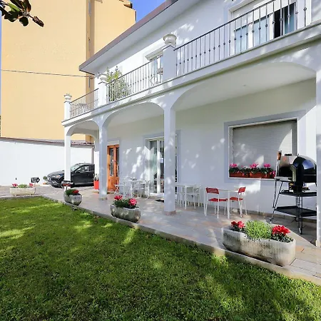 Comfort Alojamento de Acomodação e Pequeno-almoço 4*