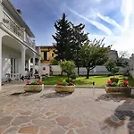 Bed and Breakfast Comfort